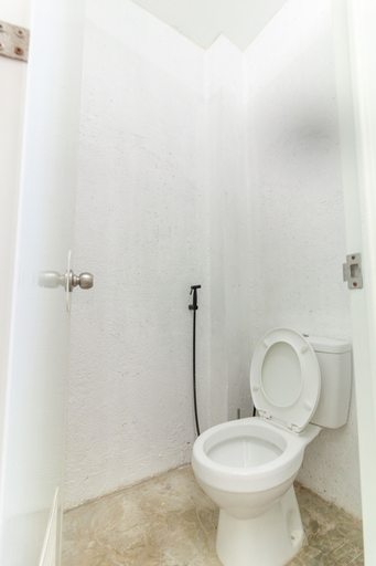 Bathroom 4, Sunlit Hostel, General Luna