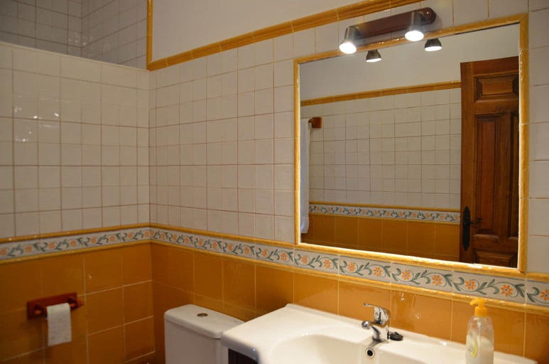 Bathroom, La Barraca de Culón, Cuenca