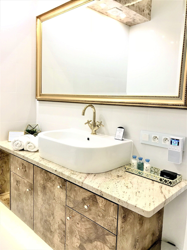 Bathroom 4, MONDRIAN Luxury Suites UNESCO Old Town, Warsaw