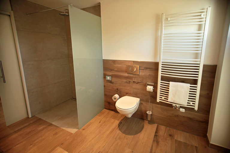 Bathroom 5, Hotel Weinhaus Möhle, Minden-Lübbecke