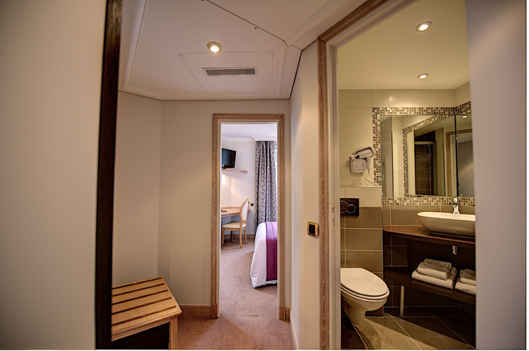 Bathroom 4, Hôtel du Midi Paris Montparnasse, Paris