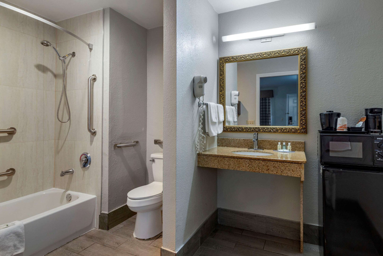 Bathroom 3, Quality Inn Covington, Newton