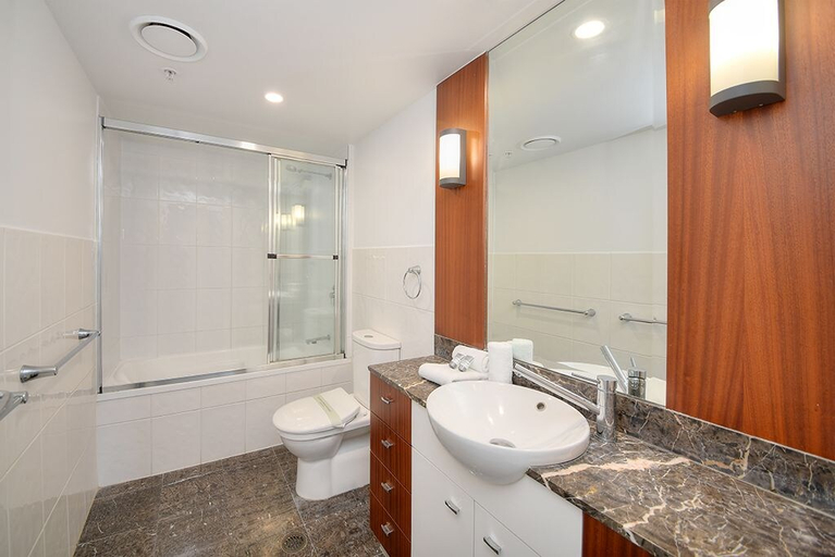 Bathroom 2, Deluxe Chevron Renaissance, Gold Coast
