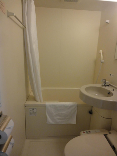 Bathroom 5, Hotel Route-Inn Yokohama Bashamichi, Yokohama