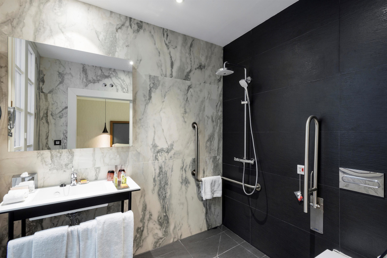Bathroom 4, DoubleTree by Hilton Madrid-Prado, Madrid