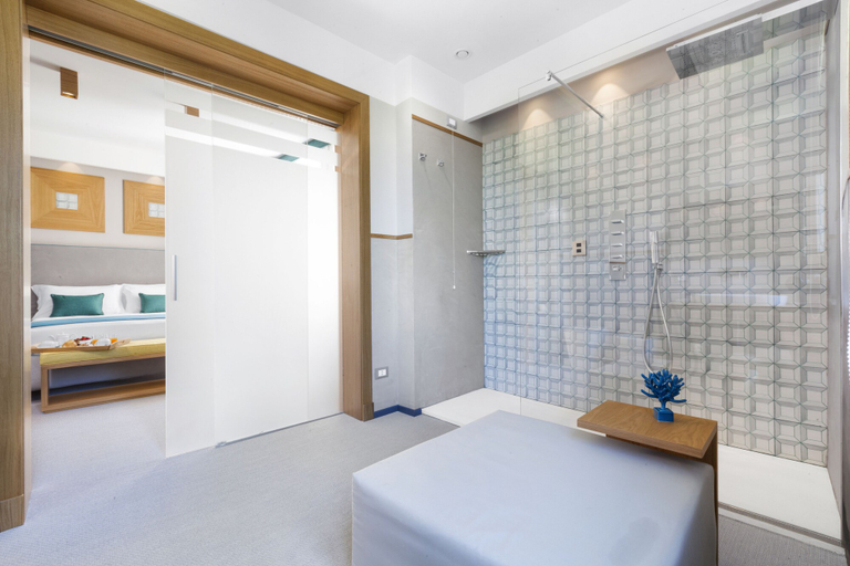 Bedroom 4, La Piazzetta Guest House, Napoli