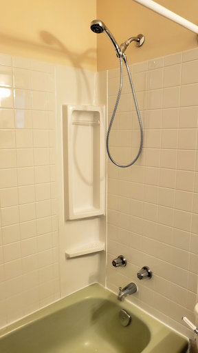 Bathroom 4, Sea Raven Motel, Skeena-Queen Charlotte