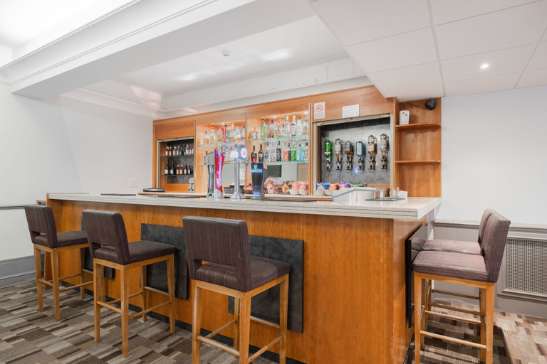 Food & Drinks 5, Quality Hotel Hampstead, London