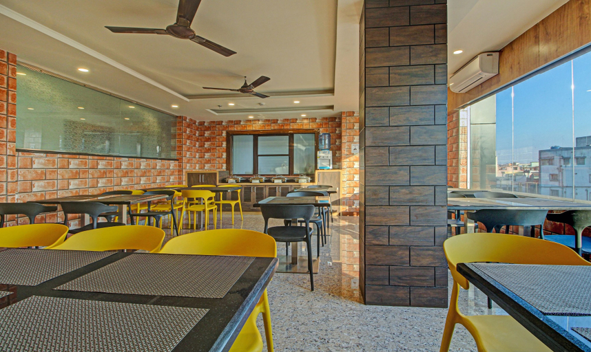 Food & Drinks 5, Treebo Golden Heights, Purbi Singhbhum