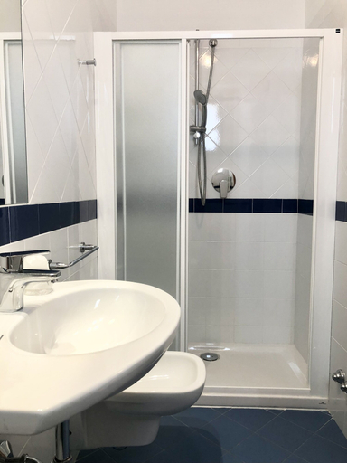 Bathroom 4, Hotel Boom, Rimini