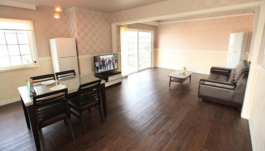 Others 5, Skyline Pension, Jeju