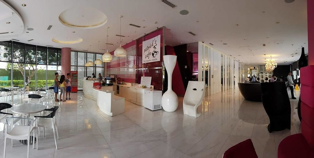 Food & Drinks, Cozy Condos at Azure Urban Resort, Parañaque