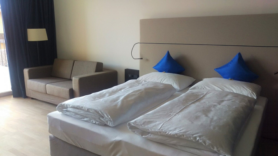 Bedroom 4, Hotel Thalhof am See, Bolzano