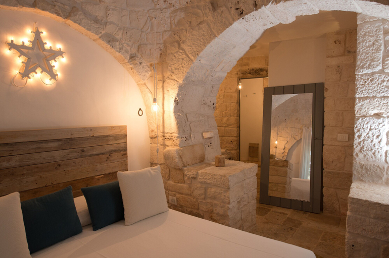 Bedroom 4, Nina Trulli Resort, Bari