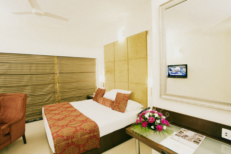 Bedroom 3, Hotel Express Towers, Vadodara