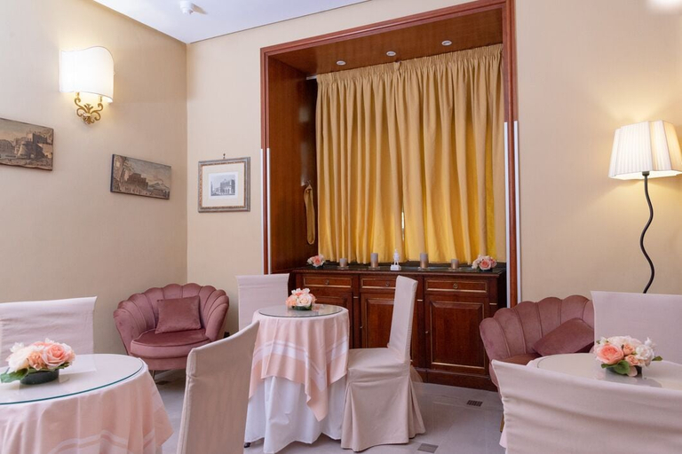 Others 5, Hotel Suite Ares, Napoli