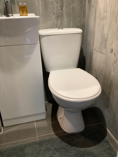 Bathroom 4, Dobbin the Horse box in The Lake District, Cumbria