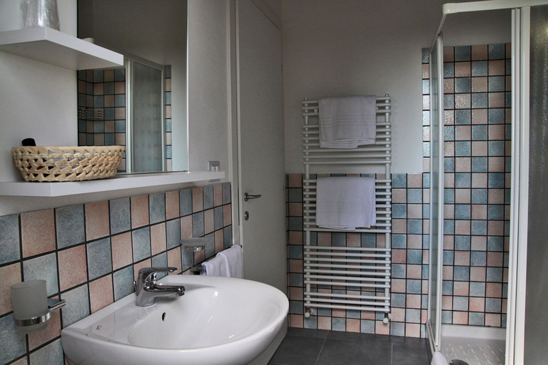Bathroom 3, Oasi Bianca Resort, Ferrara