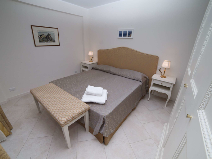 Bedroom 2, Marina Di Savoca, Messina