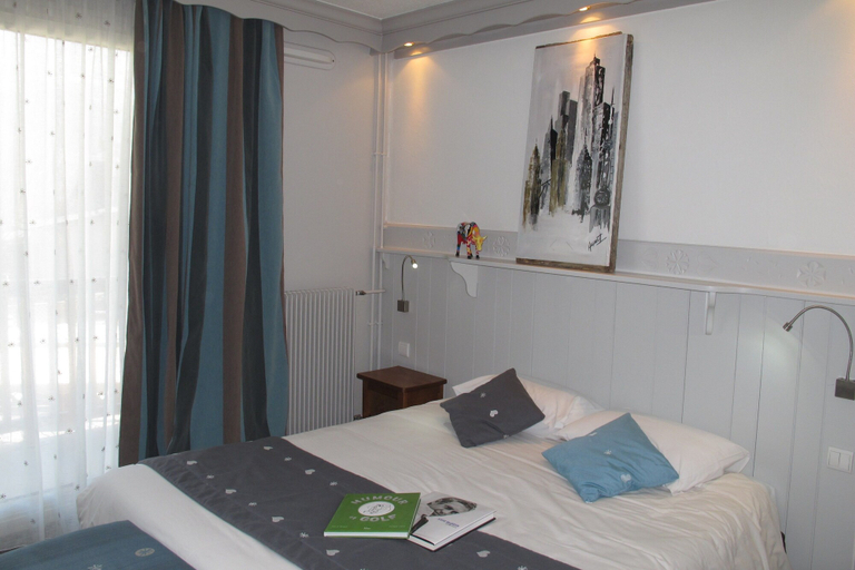 Bedroom 2, Hôtel Les Bartavelles, Hautes-Alpes