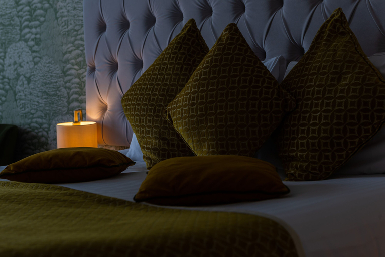 Bedroom 3, Hatherley Manor Hotel & Spa, Gloucestershire