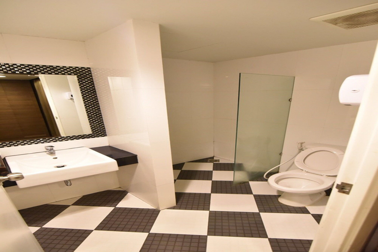 Bathroom 5, Leevana Hotel Hat Yai, Hat Yai
