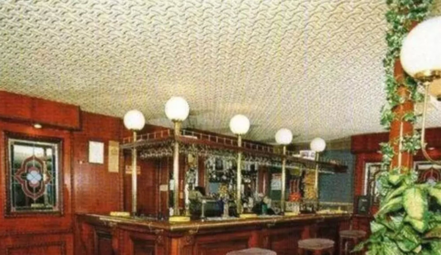 Food & Drinks, Scottshotel, Rhondda, Cynon, Taff