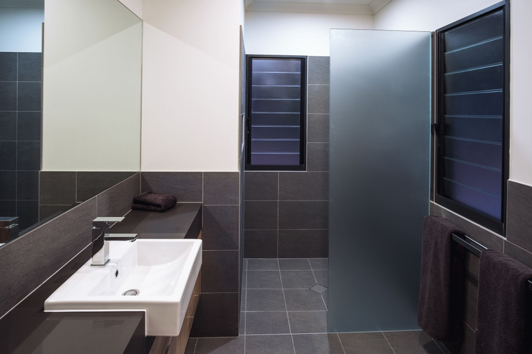 Bathroom 4, Kimberleyland Waterfront Holiday Park, Wyndham-East Kimberley
