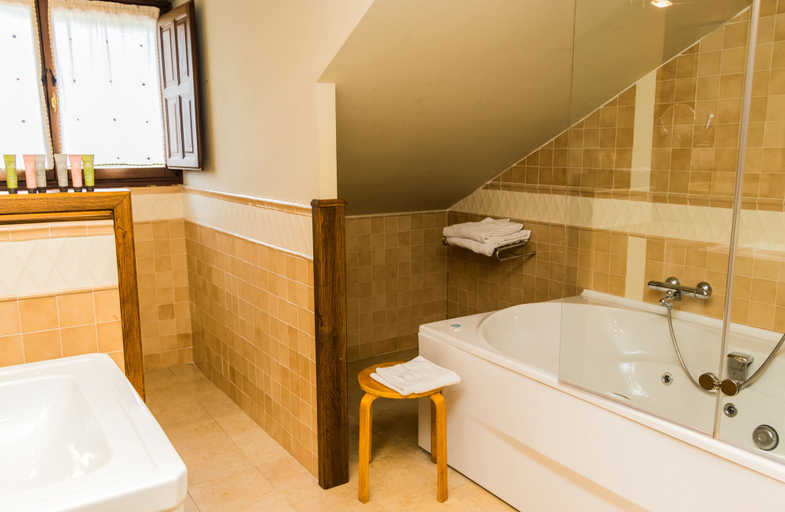 Bathroom 5, Hosteria de Torazo Nature Hotel & Spa, Asturias