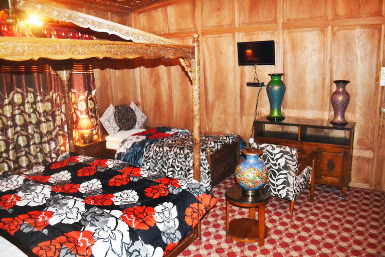 Bedroom 3, Swan Group Of Houseboats, Srinagar