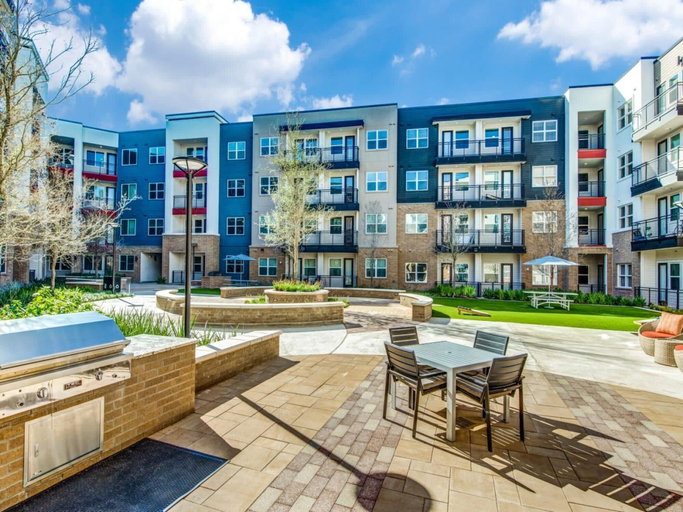 Exterior & Views 2, Airy 1BR King Suite Close to Downtown w Fast Wifi, Travis