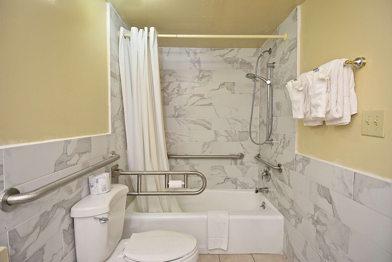 Bathroom 4, Surestay By Best Western Sarasota Lido Beach, Sarasota
