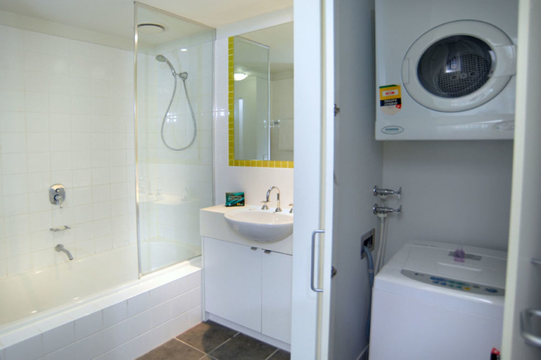 Bathroom 5, Quest on Dorcas, Melbourne
