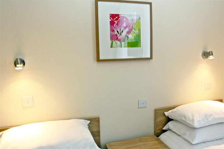 Bedroom 2, Central Hotel, London