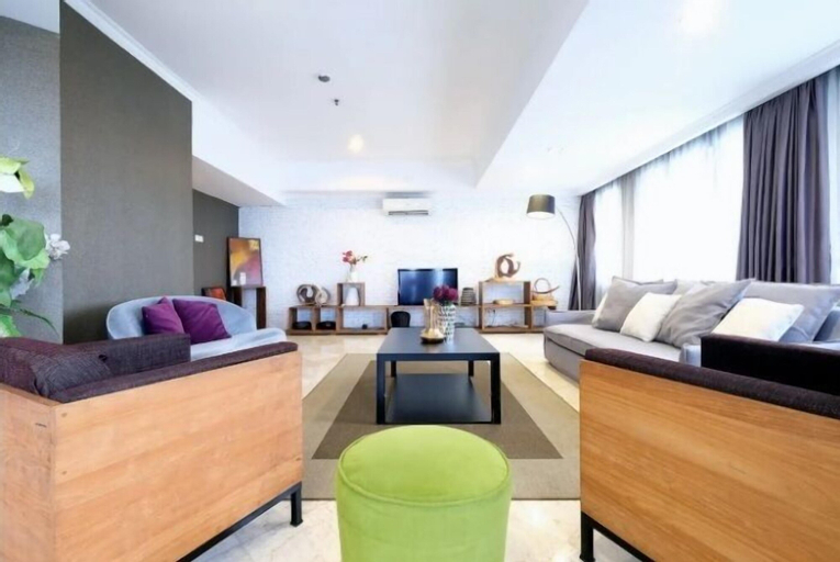 4BR Cozy Tropical Retreat Penthouse, Jakarta Barat