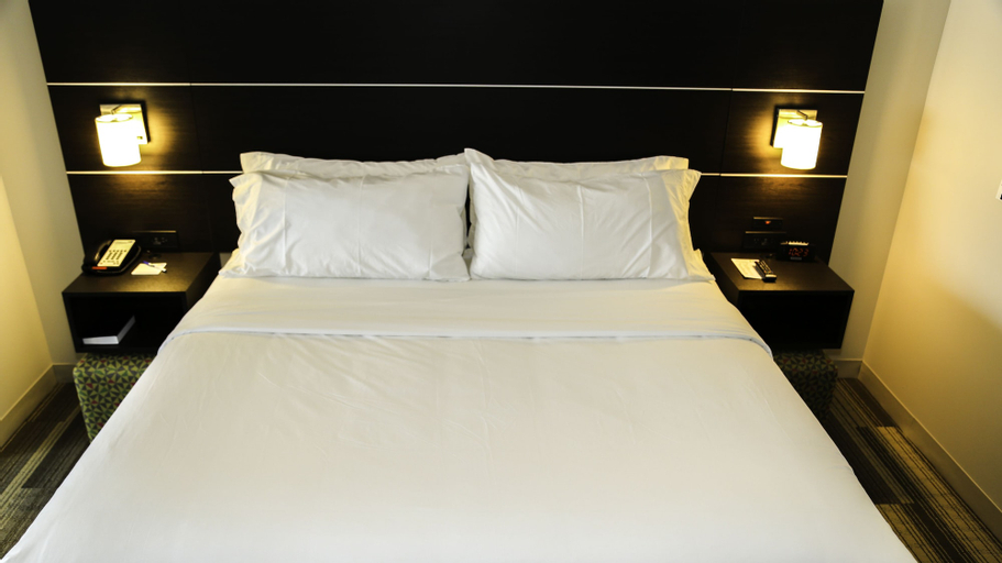 Bedroom 27
