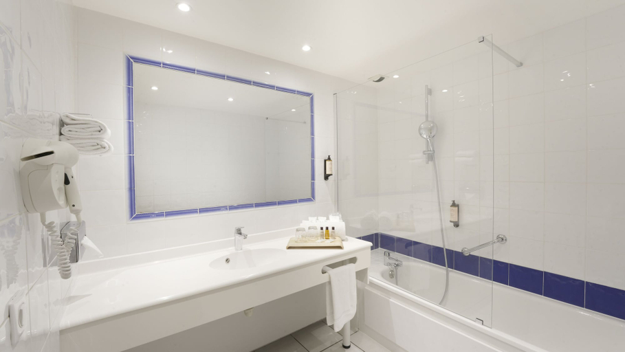 Bathroom 5, Hôtel Mount Ventùri - Restaurant Acampa, Bouches-du-Rhône