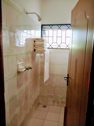 Bathroom 4, Chamiachi Luxury Apartments, Nyali