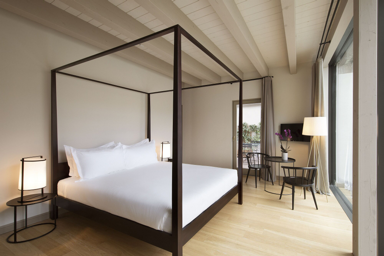 Bedroom 25