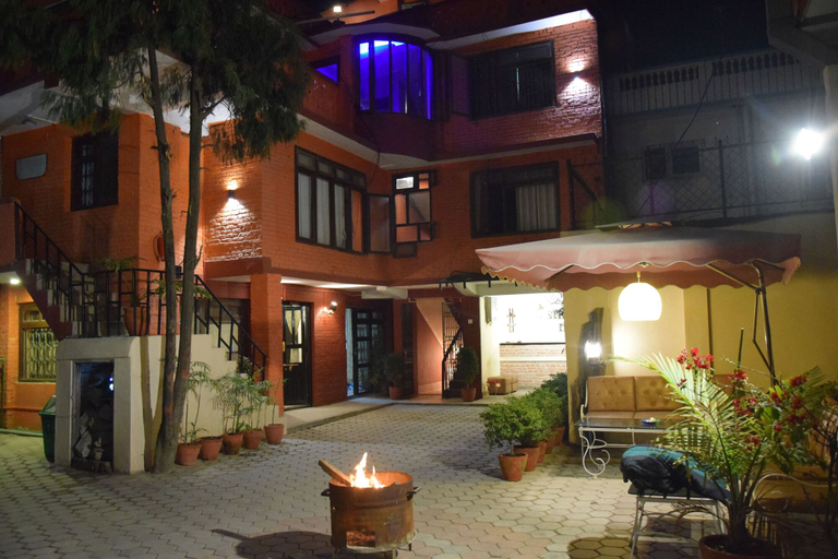 Exterior & Views