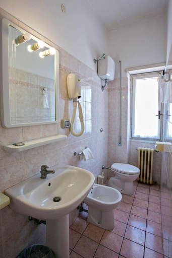 Bathroom 5, Hotel Antares, Ascoli Piceno