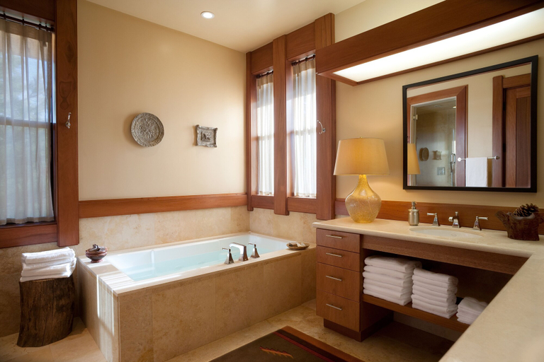 Bathroom 3, Obsidian Residence Club, Mono