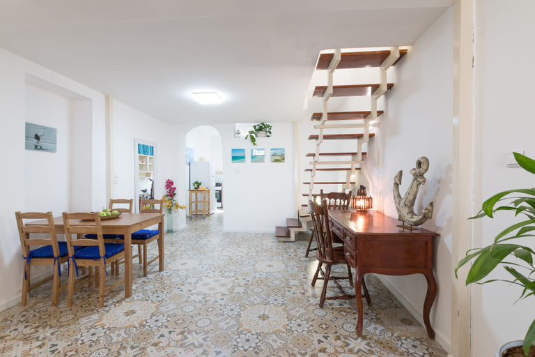 Others 5, Gorgeous Apt in Neve Tzedek with Parking