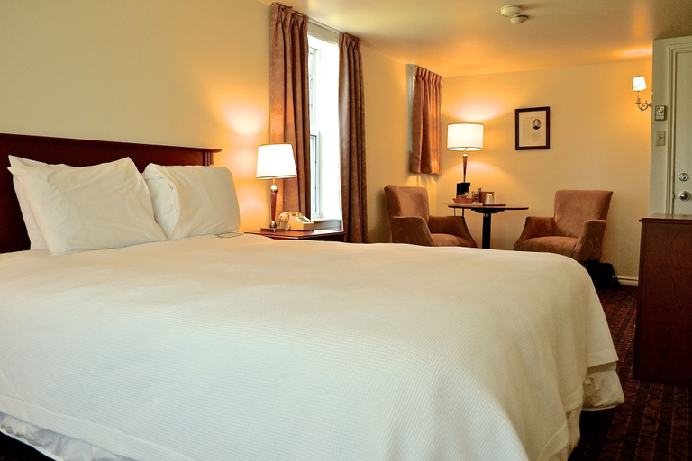 Bedroom 2, The Inverary Resort, Victoria