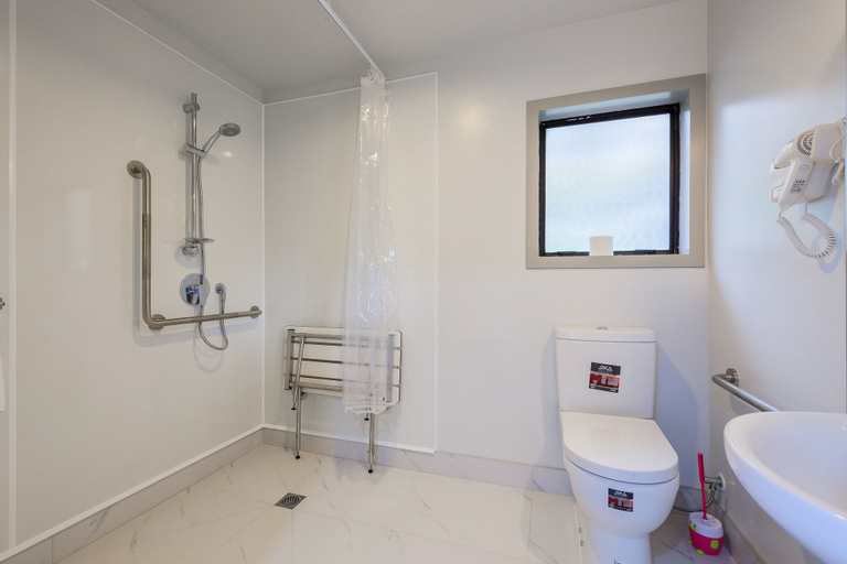 Bathroom 3, Greenlane Motel, Waitakere