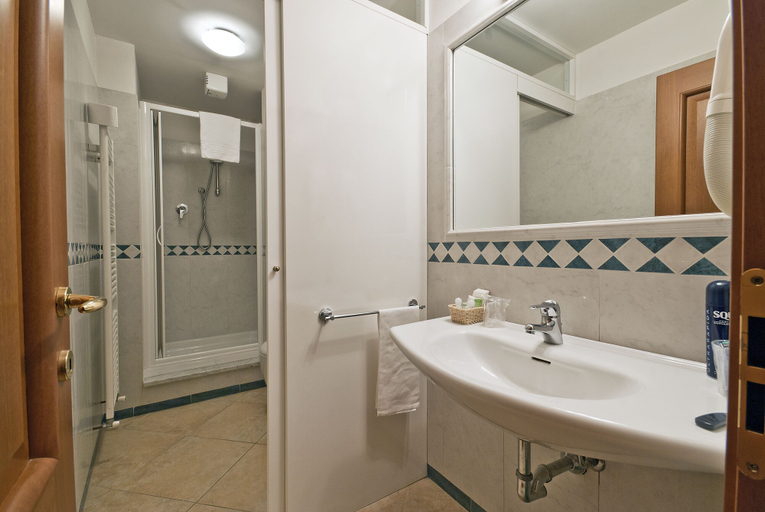 Bathroom 4, Al Mercato B&B, Siena