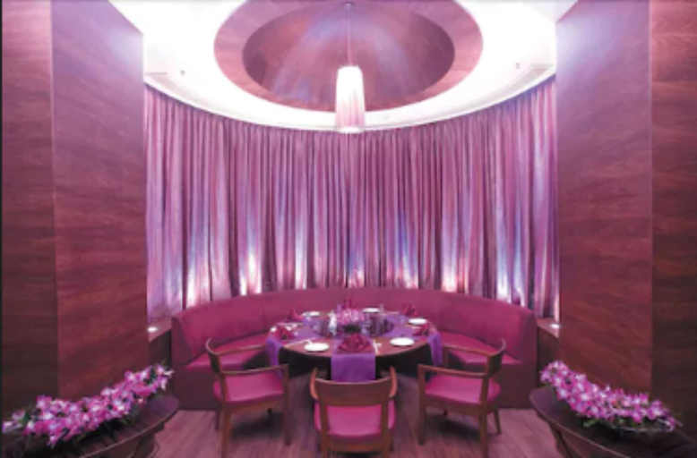 Food & Drinks 5, The Retreat Hotel & Convention Centre, Mumbai Suburban