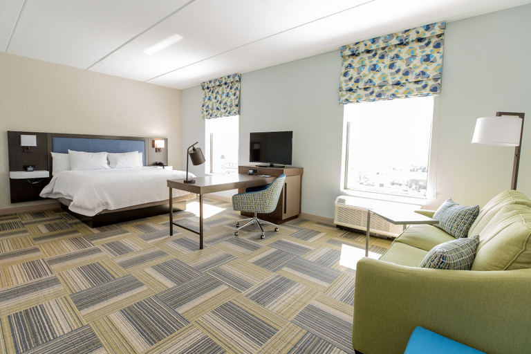 Bedroom 3, Hampton Inn & Suites Syracuse North Airport Area, Onondaga