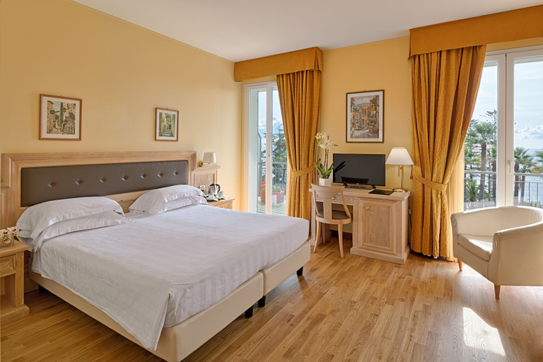 Bedroom 3, Hotel Paradiso, Imperia