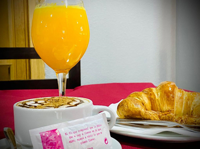 Food & Drinks, Hostal Valdepeñas by Bossh Hotels, Ciudad Real